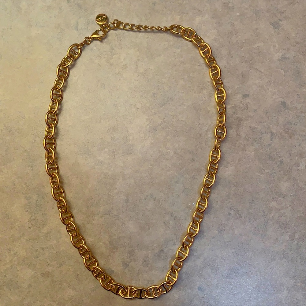 Beautiful Alfani necklace gold